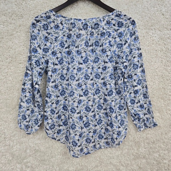 Roller Rabbit Top Womens Small Blue Floral V-Neck Pullover Long Sleeve Bloomcore - Picture 6 of 10